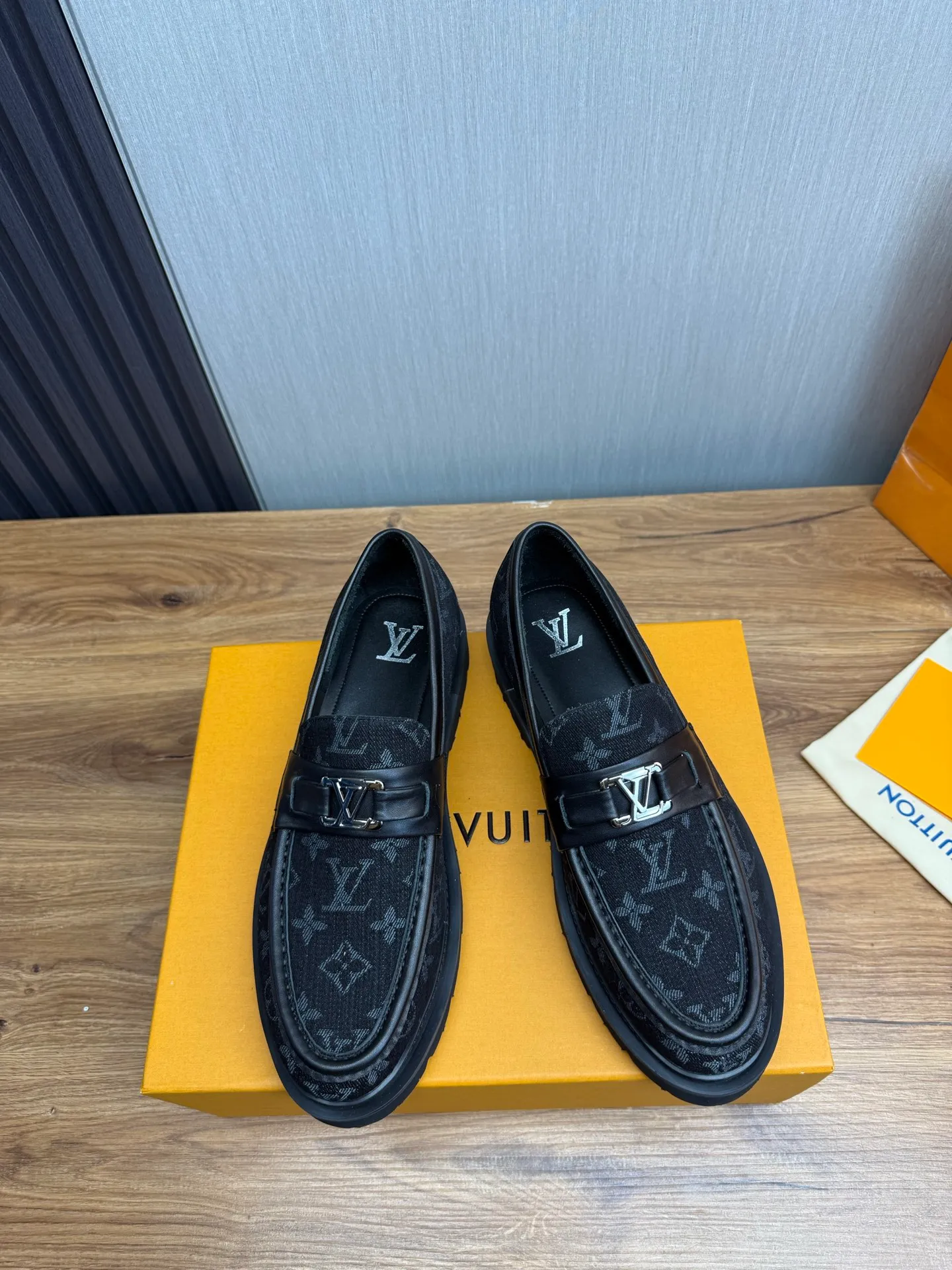 Factory 680💰 LV. Men's business casual leather shoes, all made of imported original brand leather, just to create a more comfortable wearing experience, original non-slip and wear-resistant outsole ✔️16-45 (38.45 non-returnable)